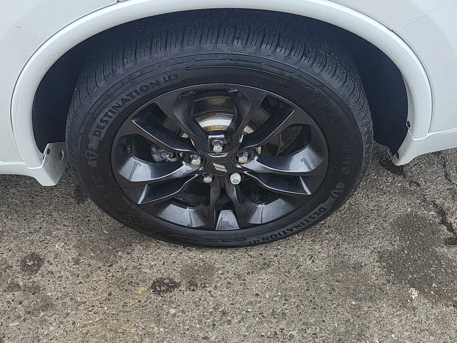 Left Rear Wheel/Tire Photo