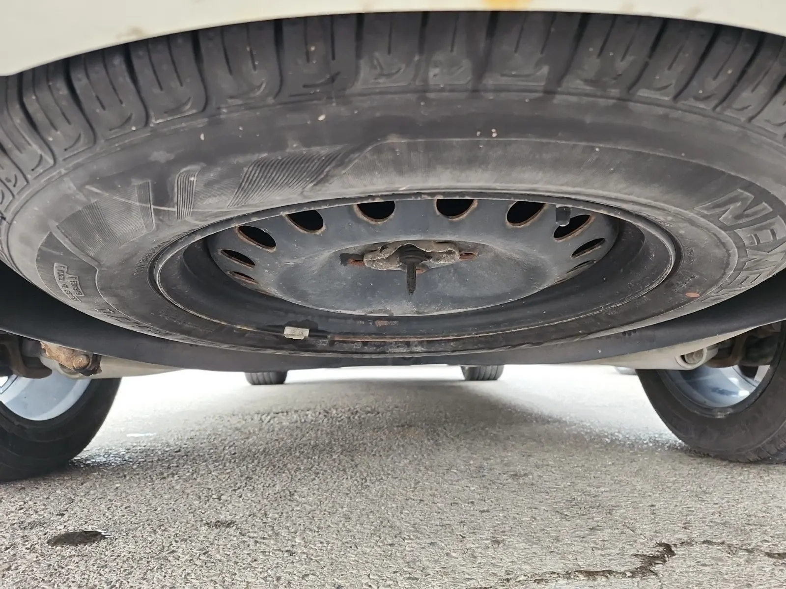 Spare Tire & Wheel Photo