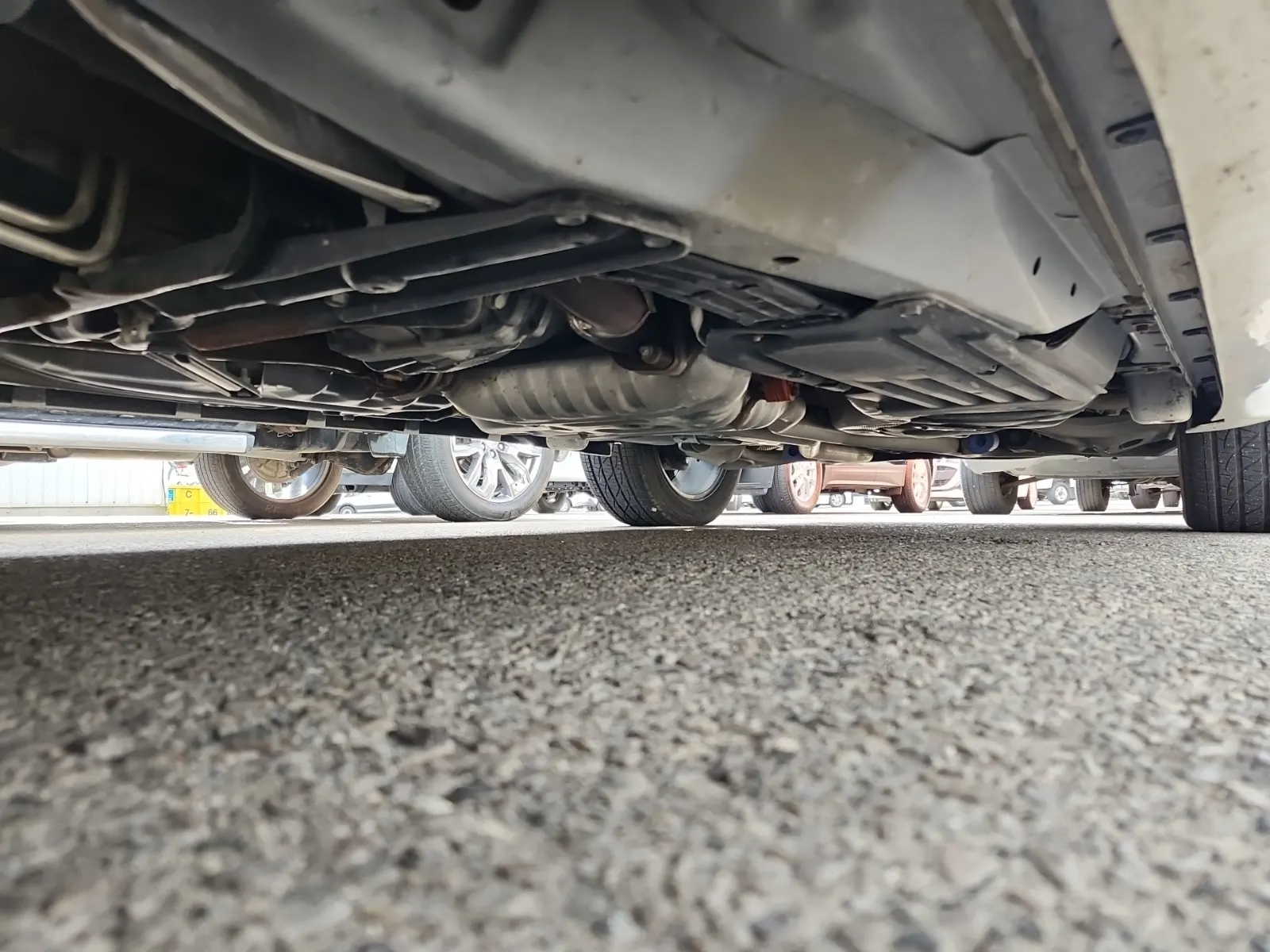 Undercarriage - Driver Photo