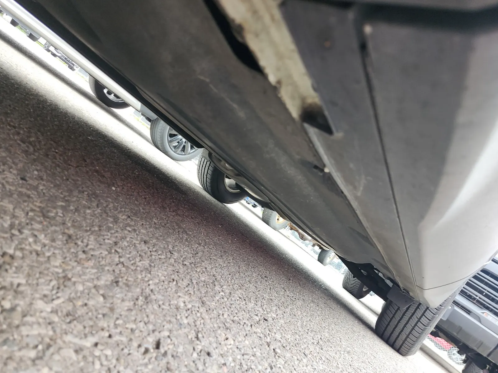 Undercarriage - Driver Photo
