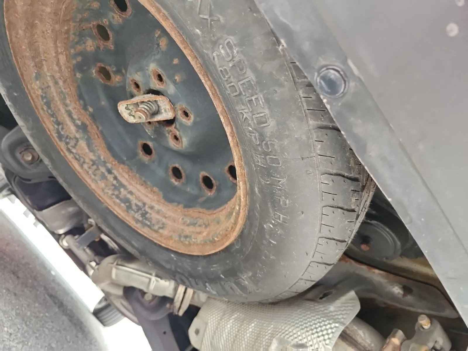 Spare Tire & Wheel Photo