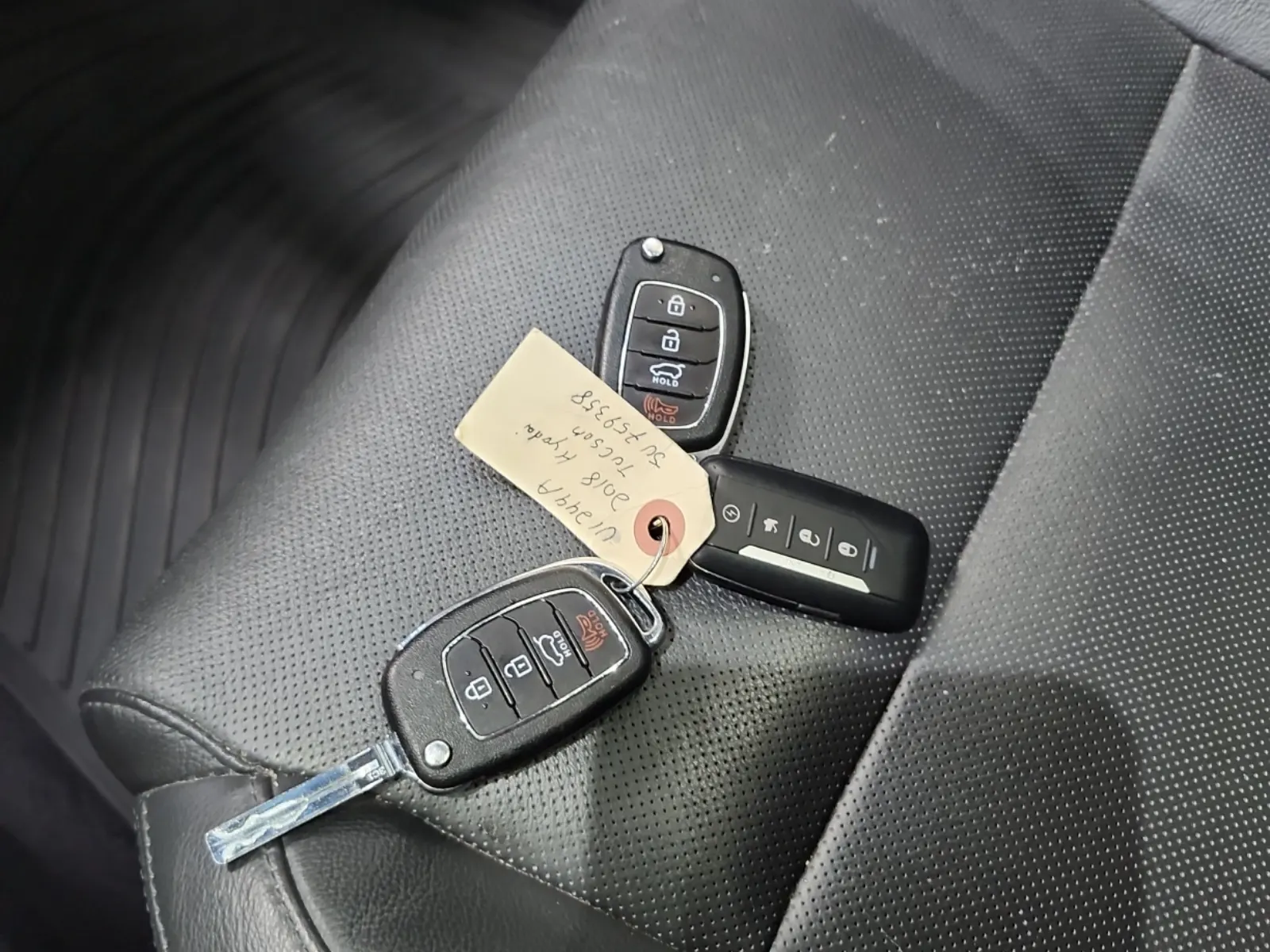 Keys/Fobs/Manual Photo