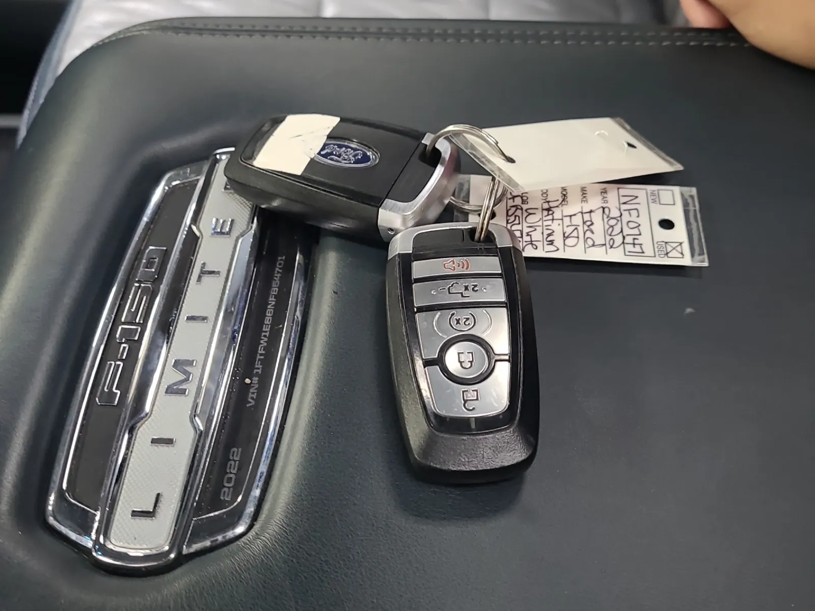 Keys/Fobs/Manual Photo