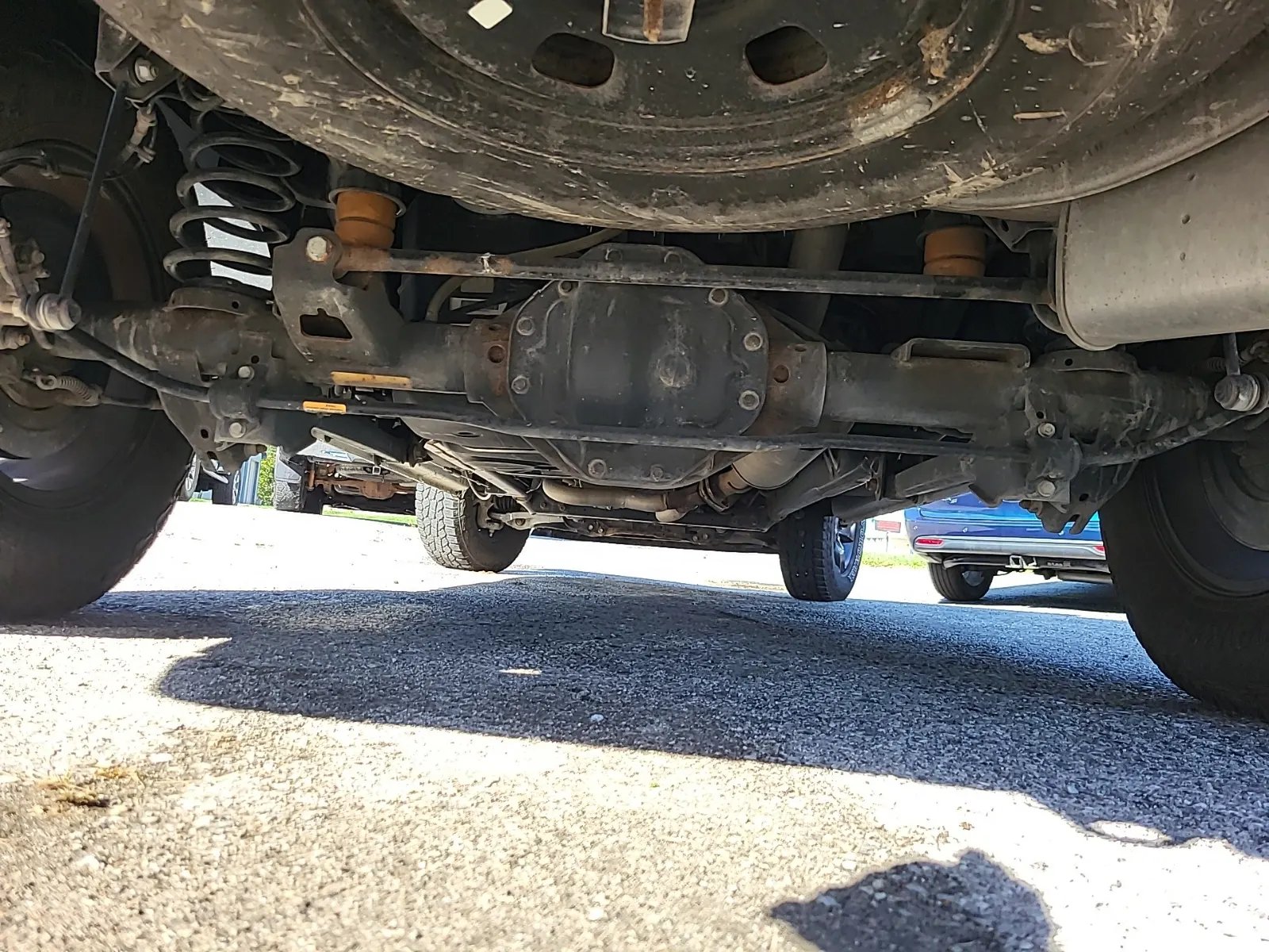 Undercarriage - Rear Photo
