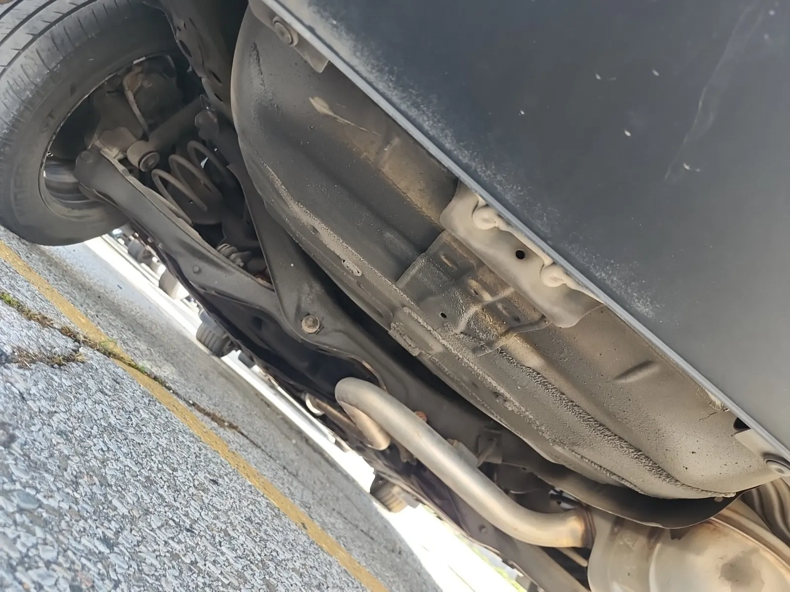Undercarriage - Rear Photo