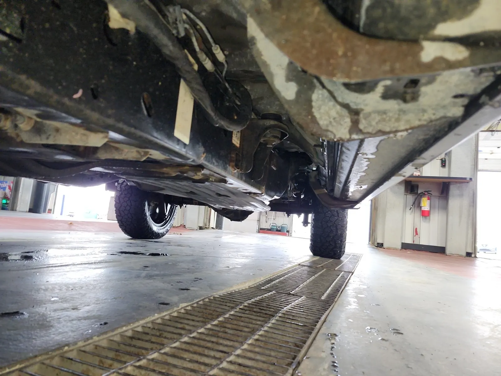 Undercarriage - Driver Photo