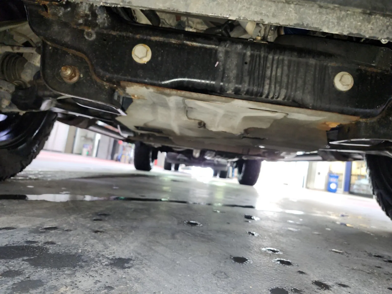 Undercarriage - Front Photo