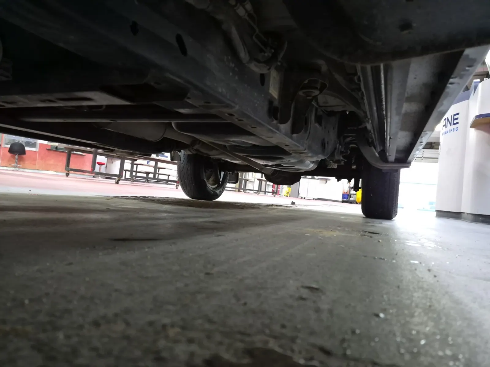 Undercarriage - Driver Photo