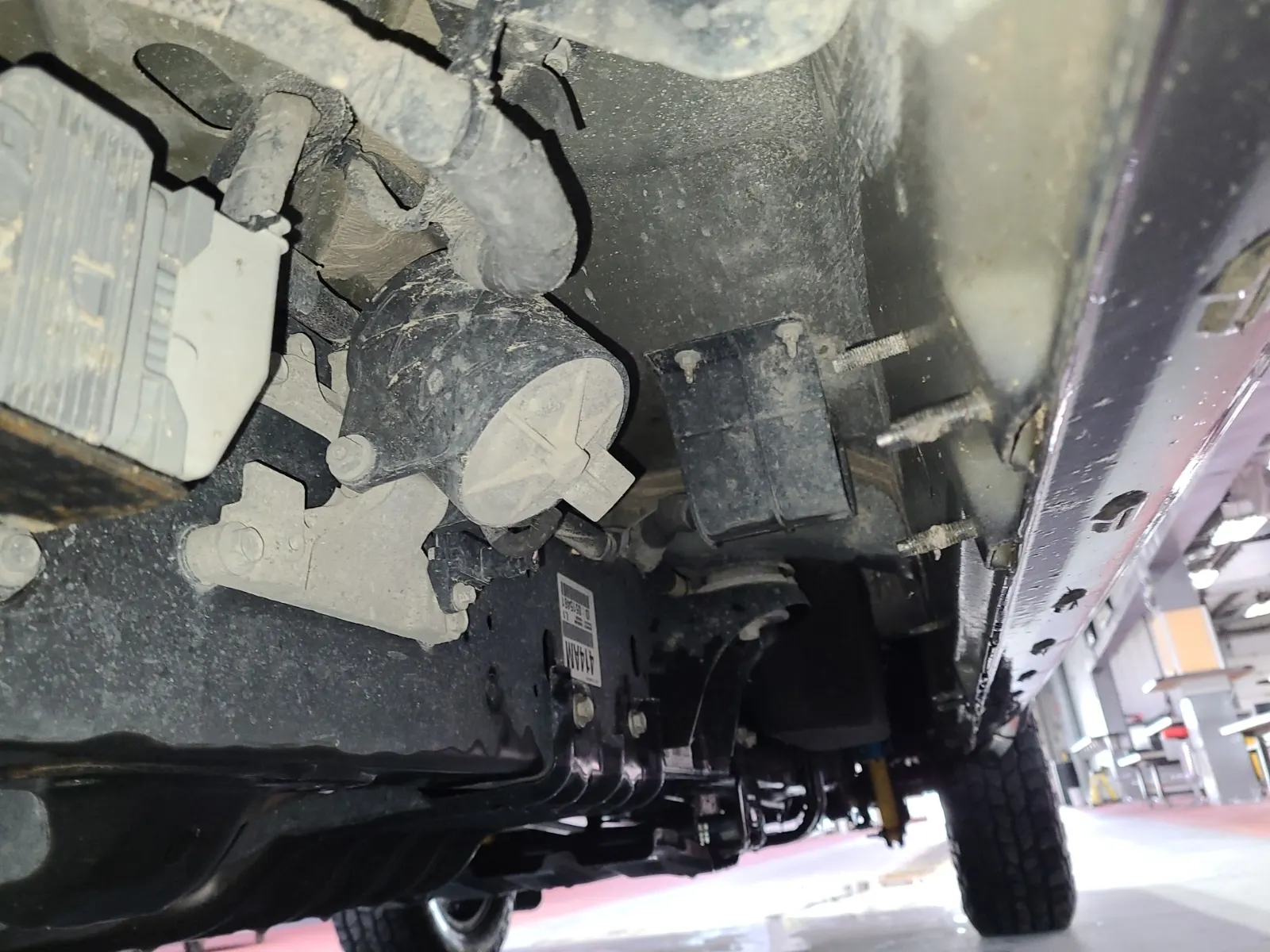 Undercarriage - Driver Photo