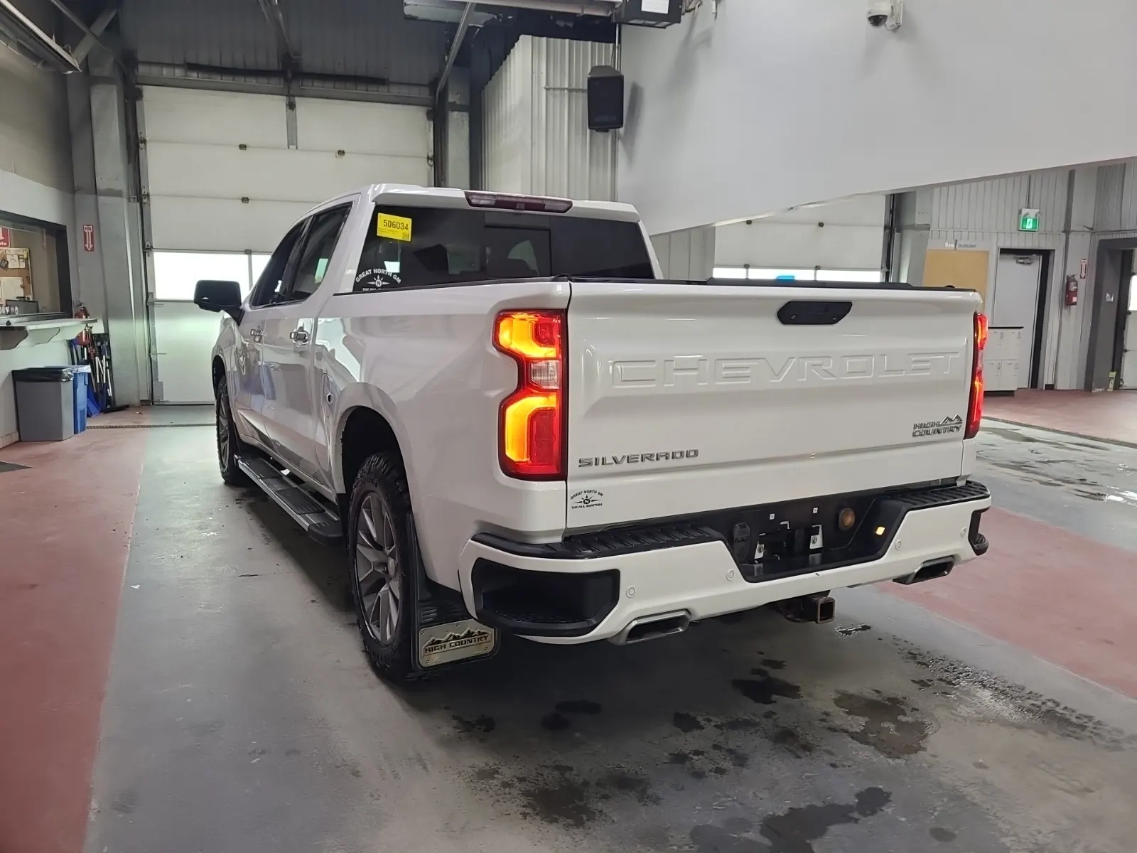 Driver Rear 3/4 Photo