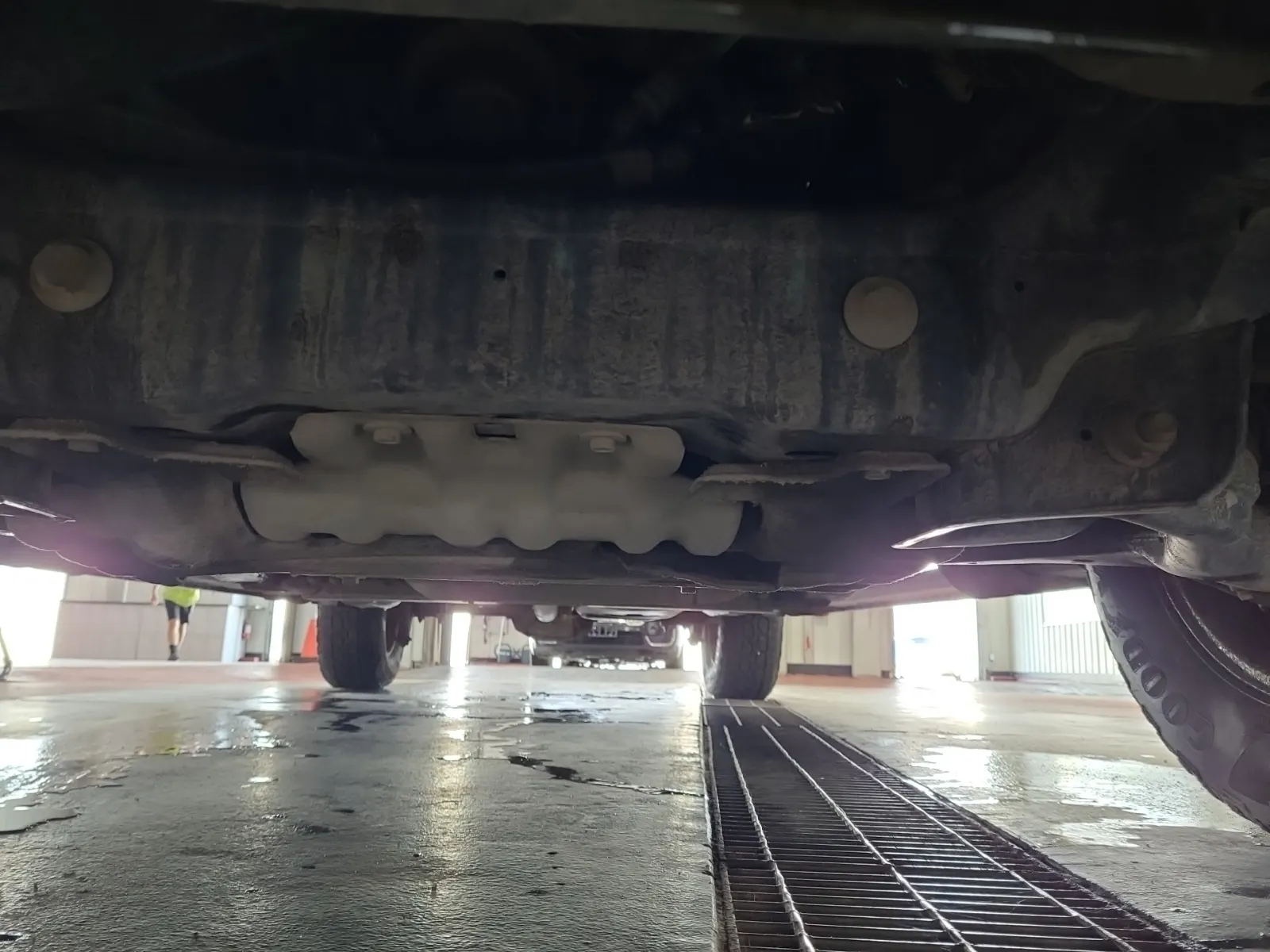 Undercarriage - Front Photo
