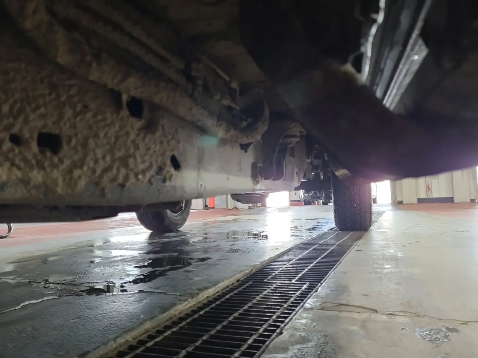 Undercarriage - Driver Photo