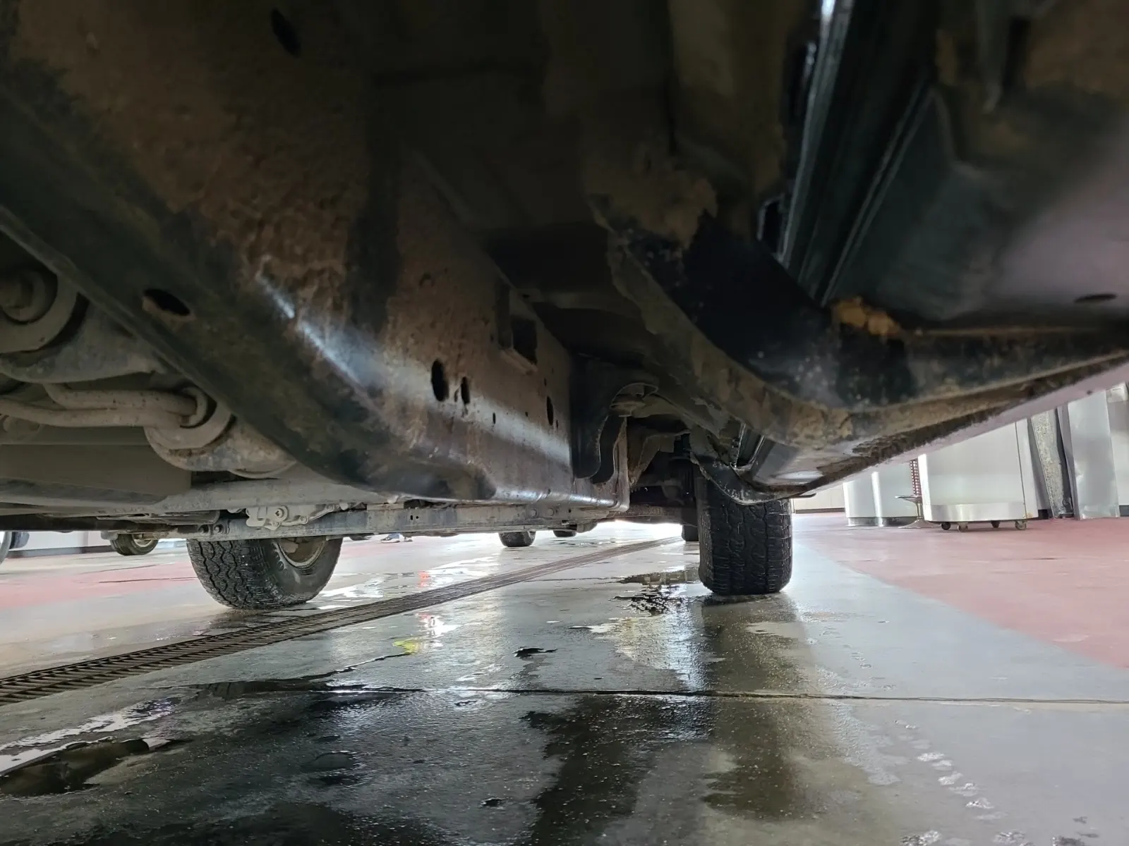 Undercarriage - Passenger Photo