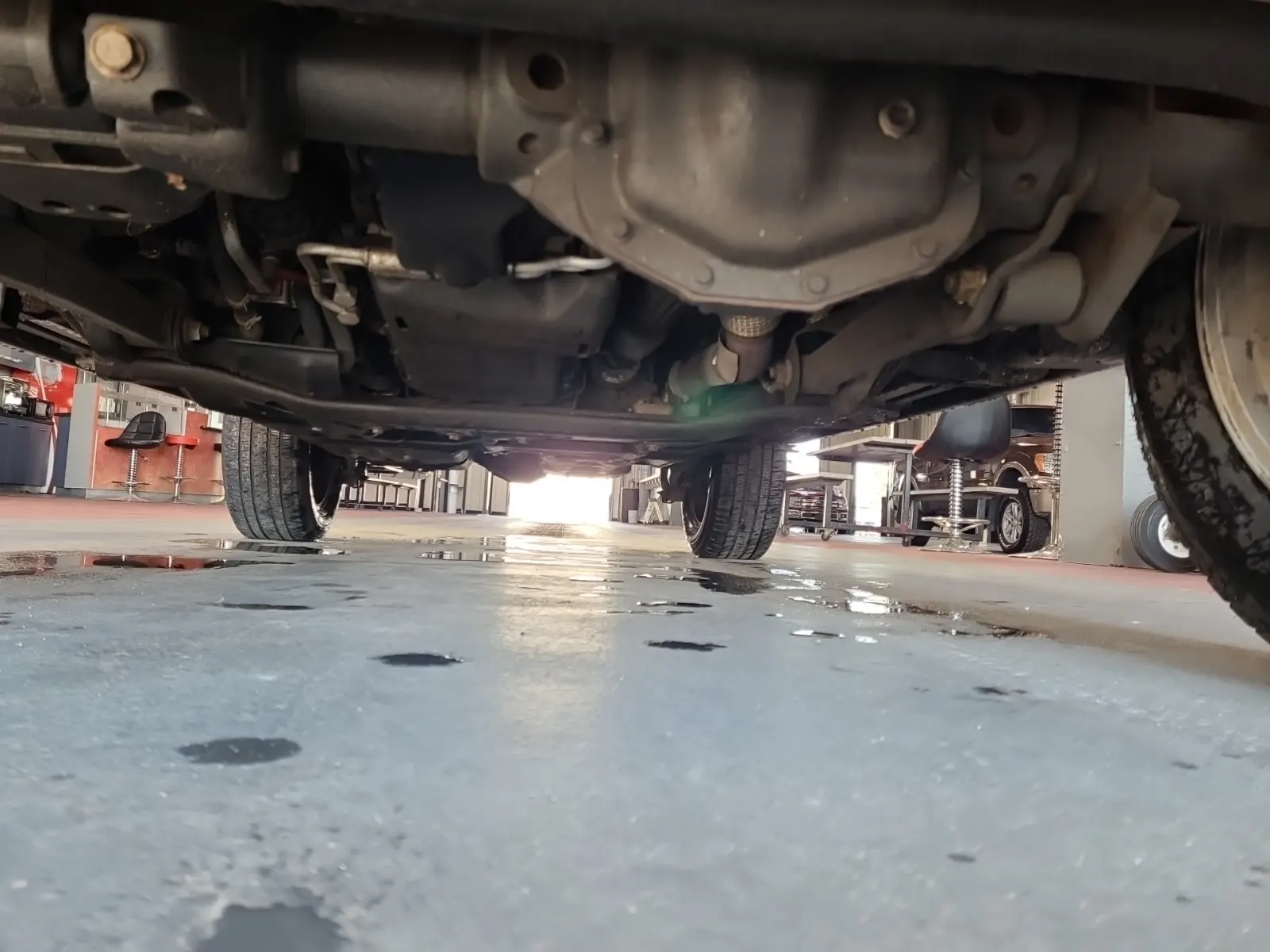 Undercarriage - Front Photo