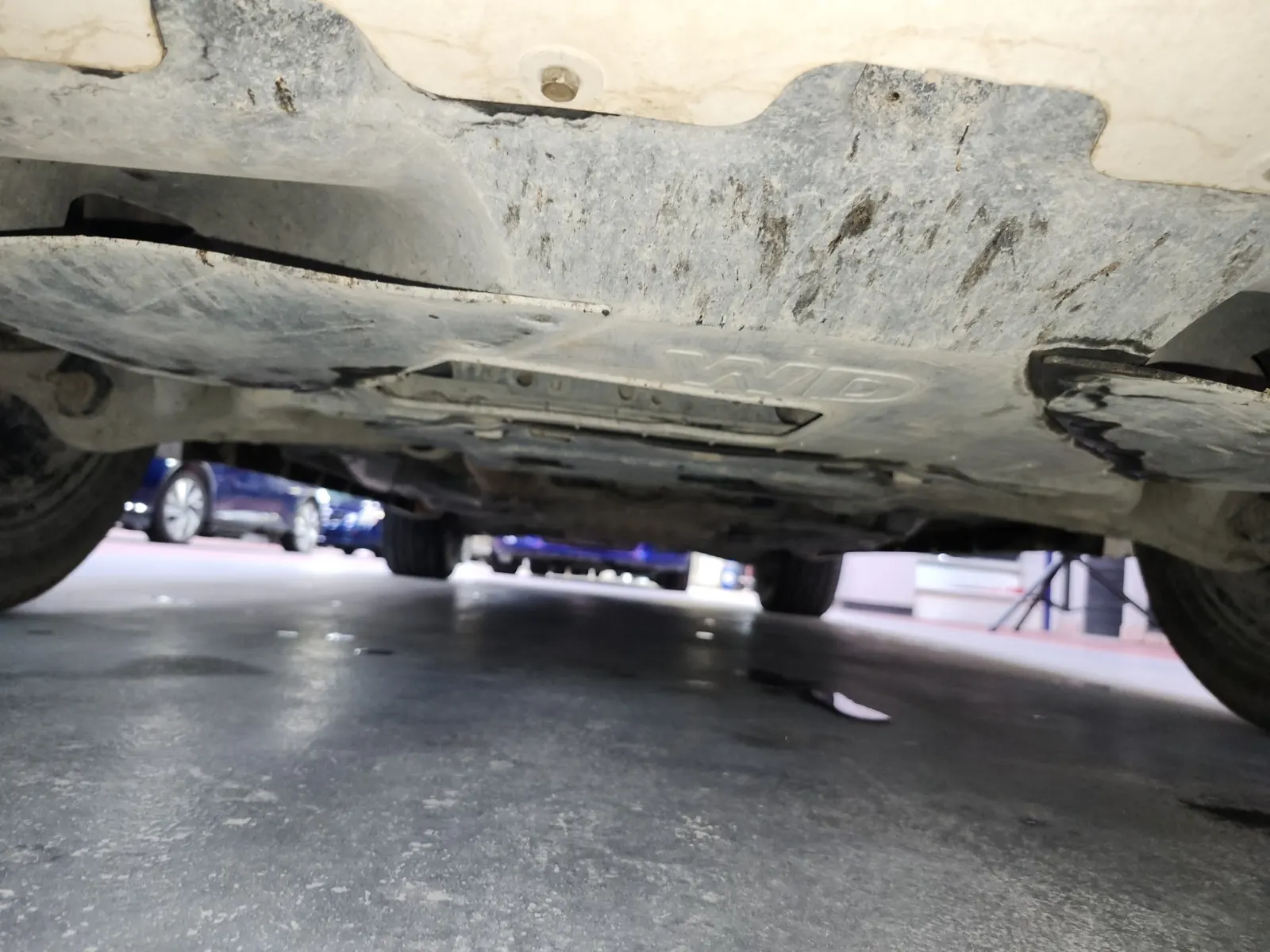 Undercarriage - Front Photo