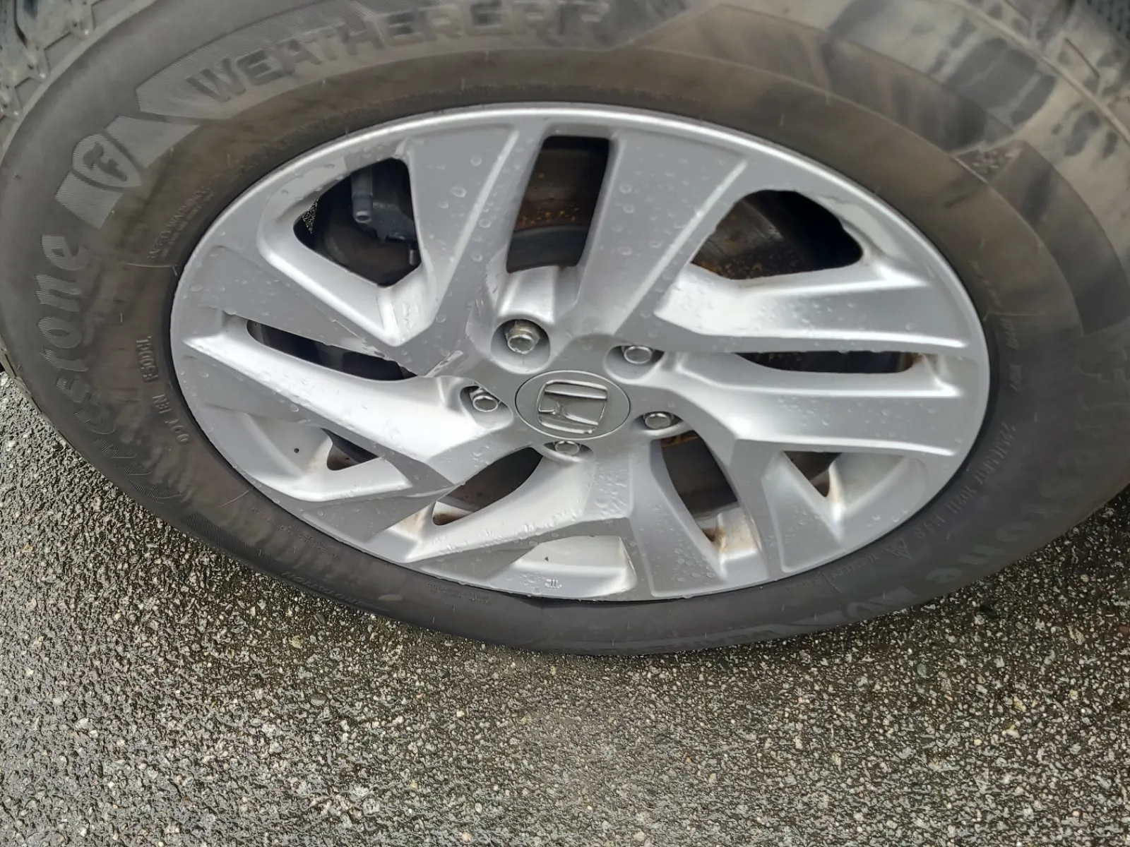 Front driver wheel/tire photo