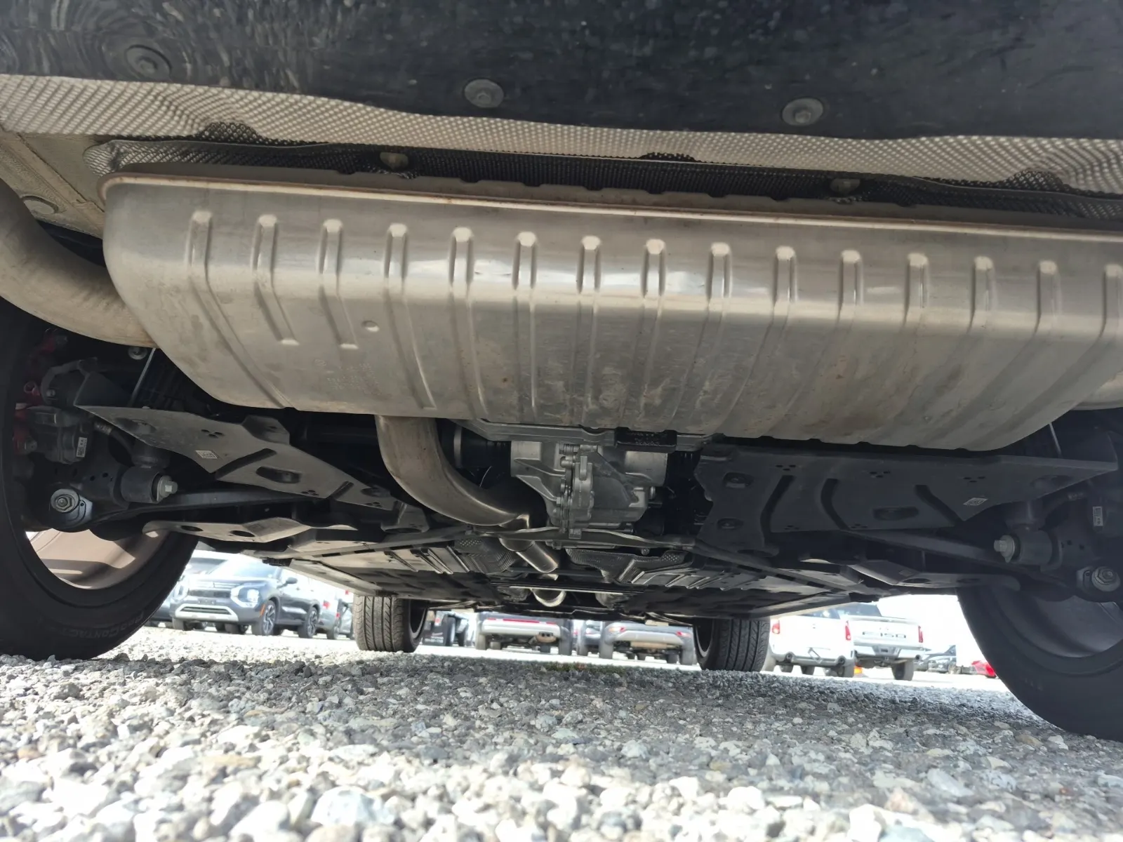 Undercarriage - Rear Photo