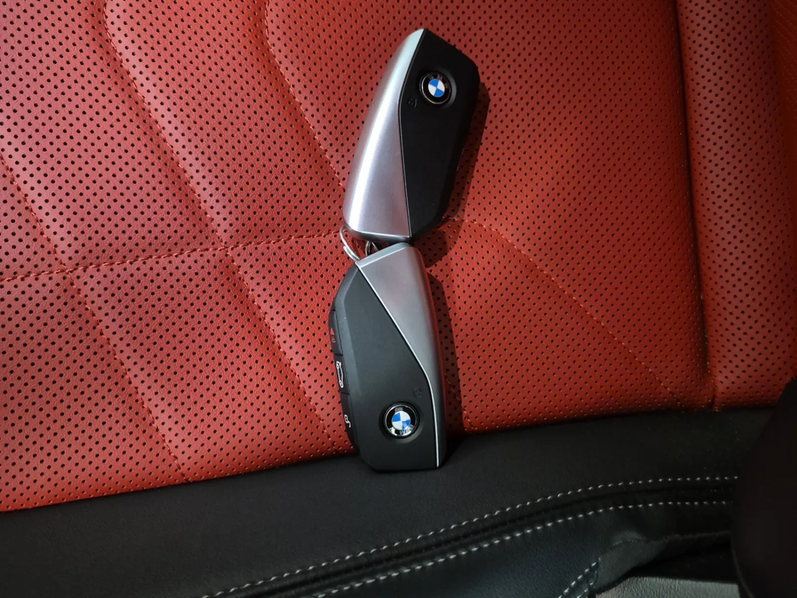 Keys/Fobs/Manual Photo