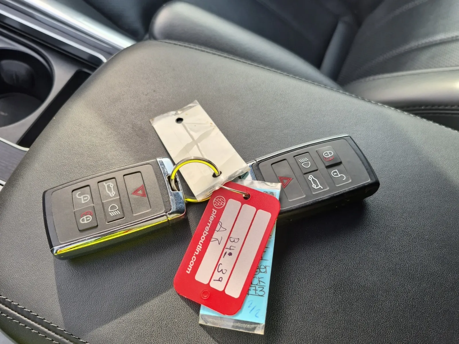 Keys/Fobs/Manual Photo
