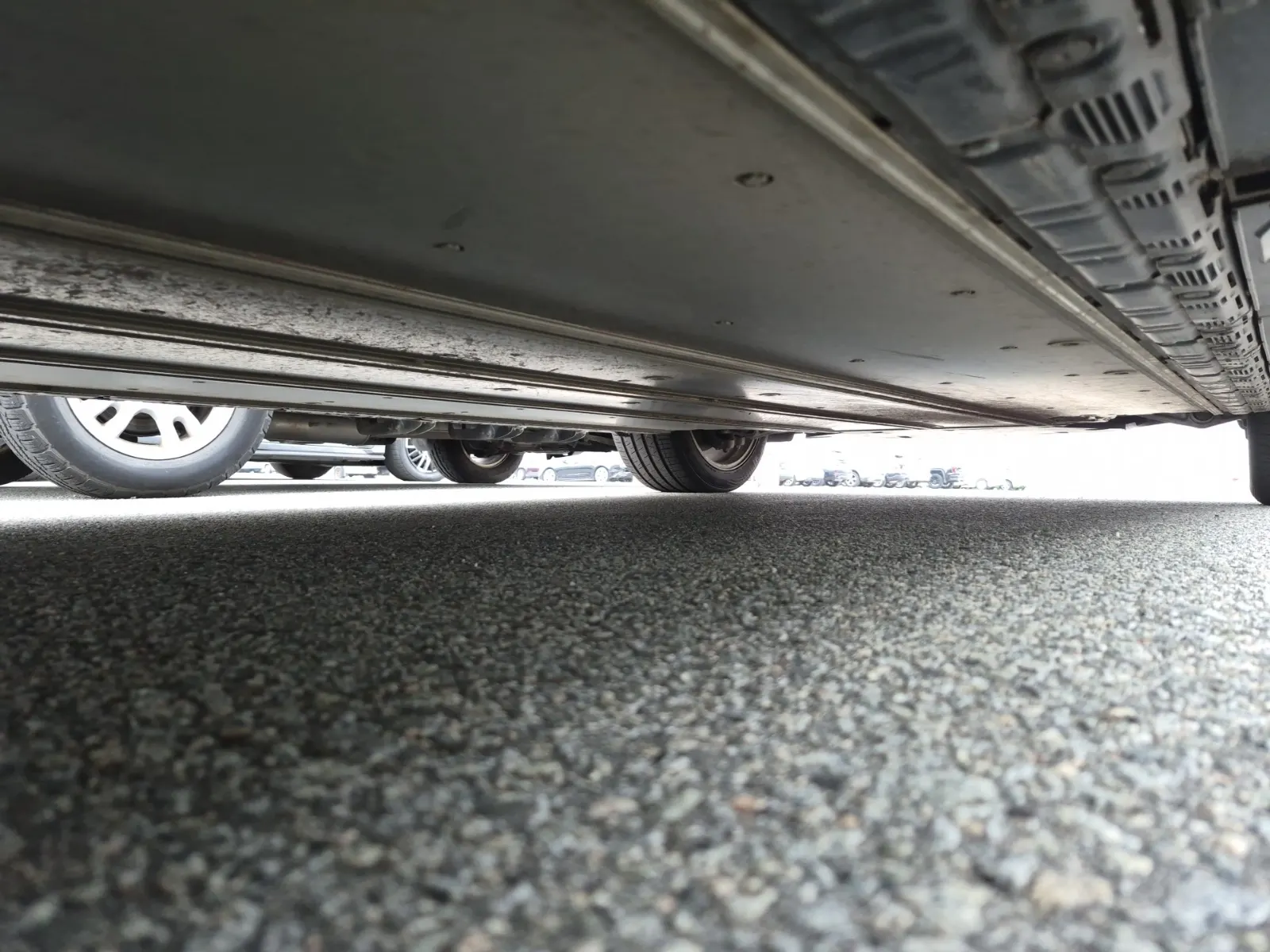 Undercarriage - Passenger Photo