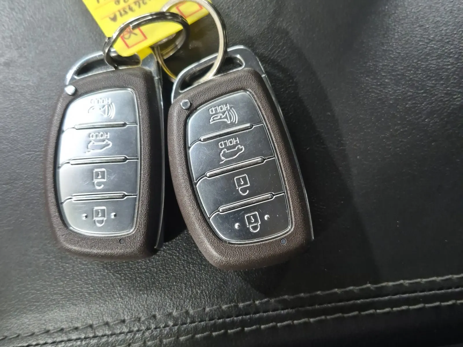 Keys/Fobs/Manual Photo