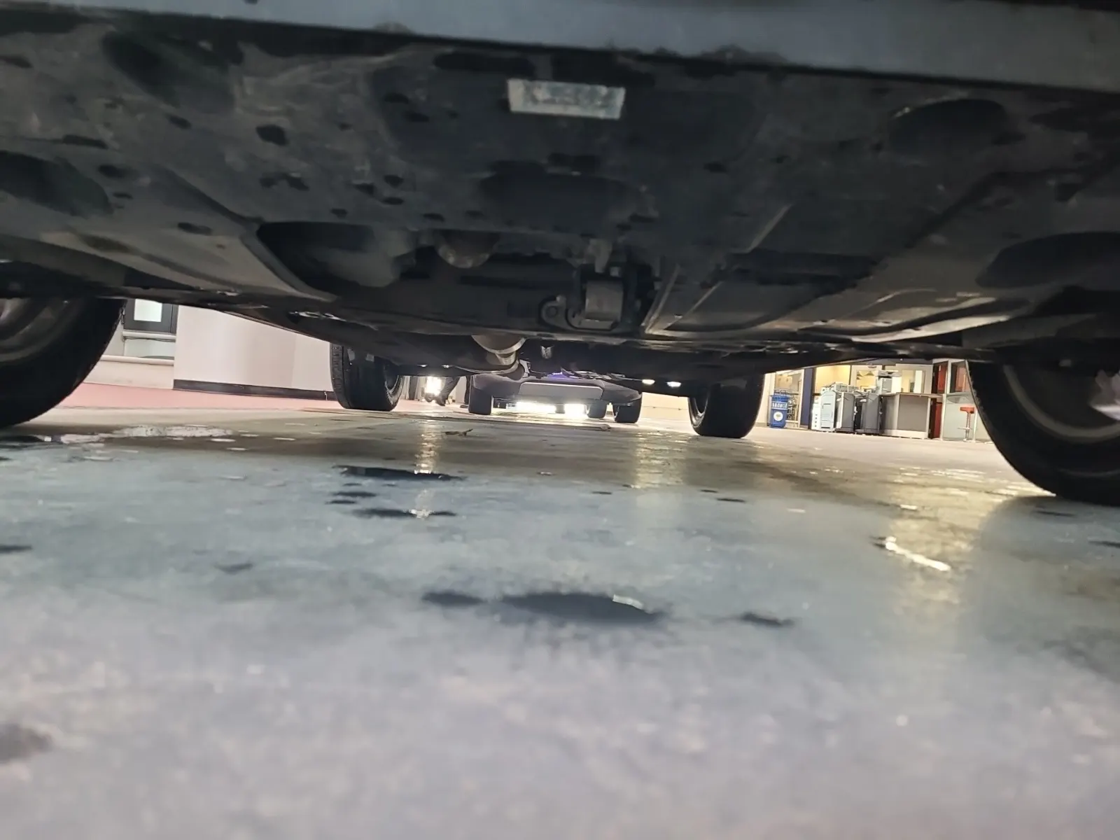 Undercarriage - Front Photo