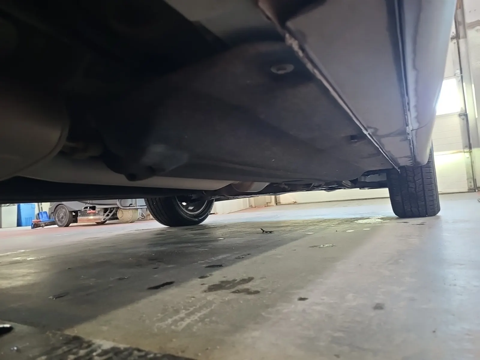 Undercarriage - Passenger Photo