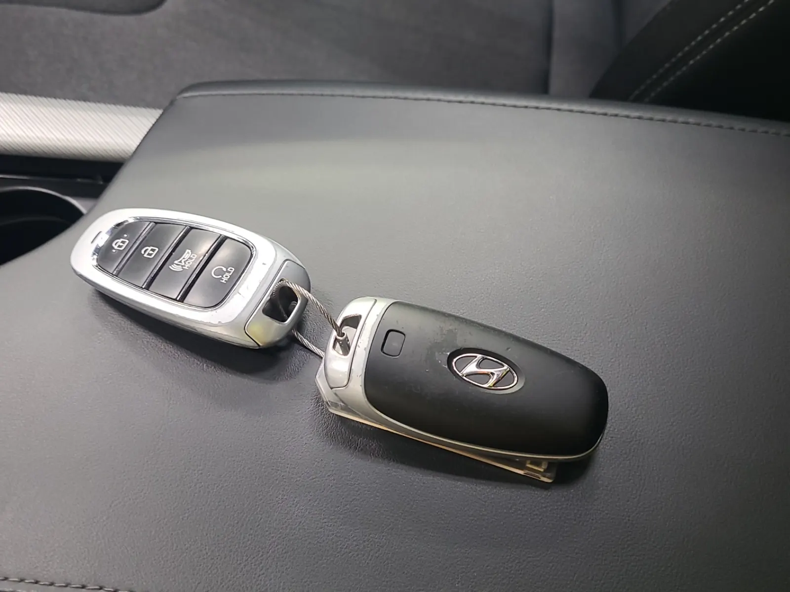 Keys/Fobs/Manual Photo