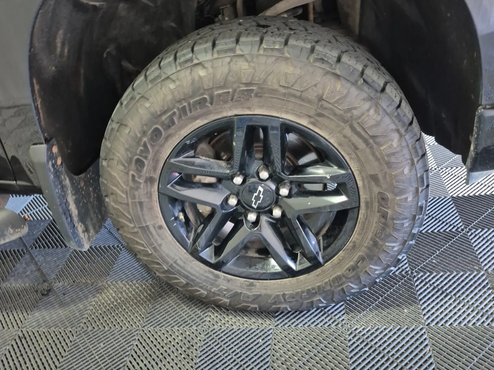 Right Front Wheel/Tire Photo