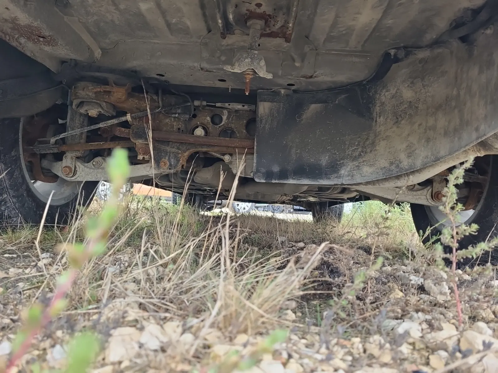 Undercarriage - Rear Photo