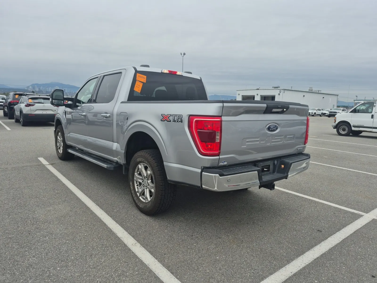 Driver Rear 3/4 Photo