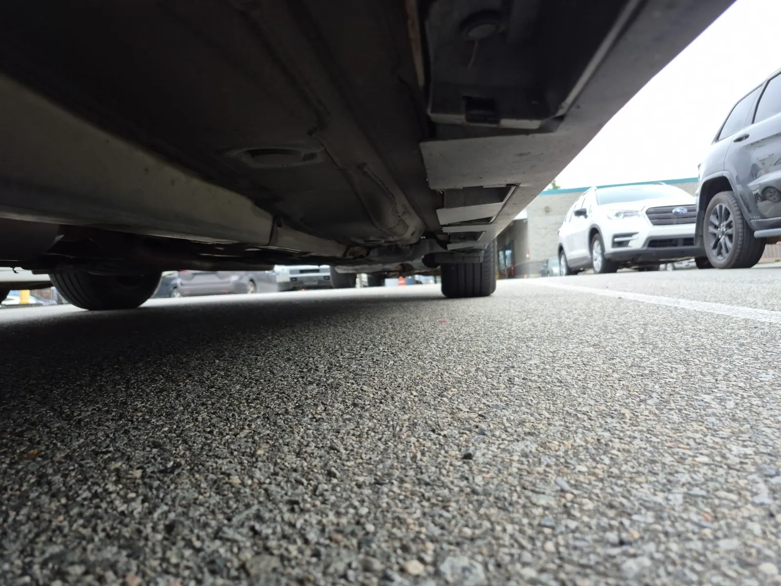 Undercarriage - Driver Photo