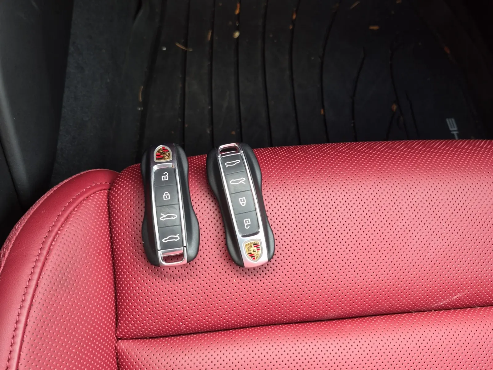 Keys/Fobs/Manual Photo
