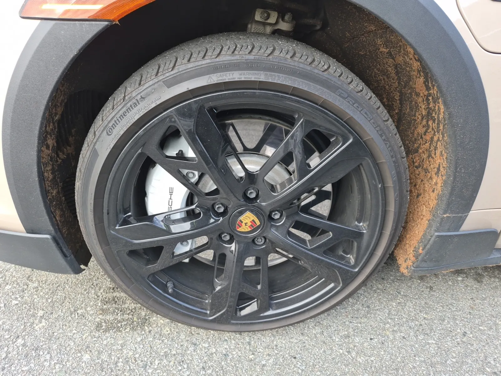 Front driver wheel/tire photo