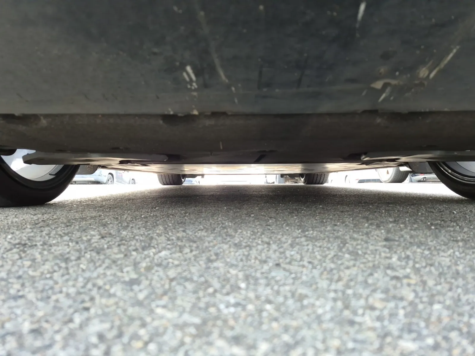 Undercarriage - Rear Photo