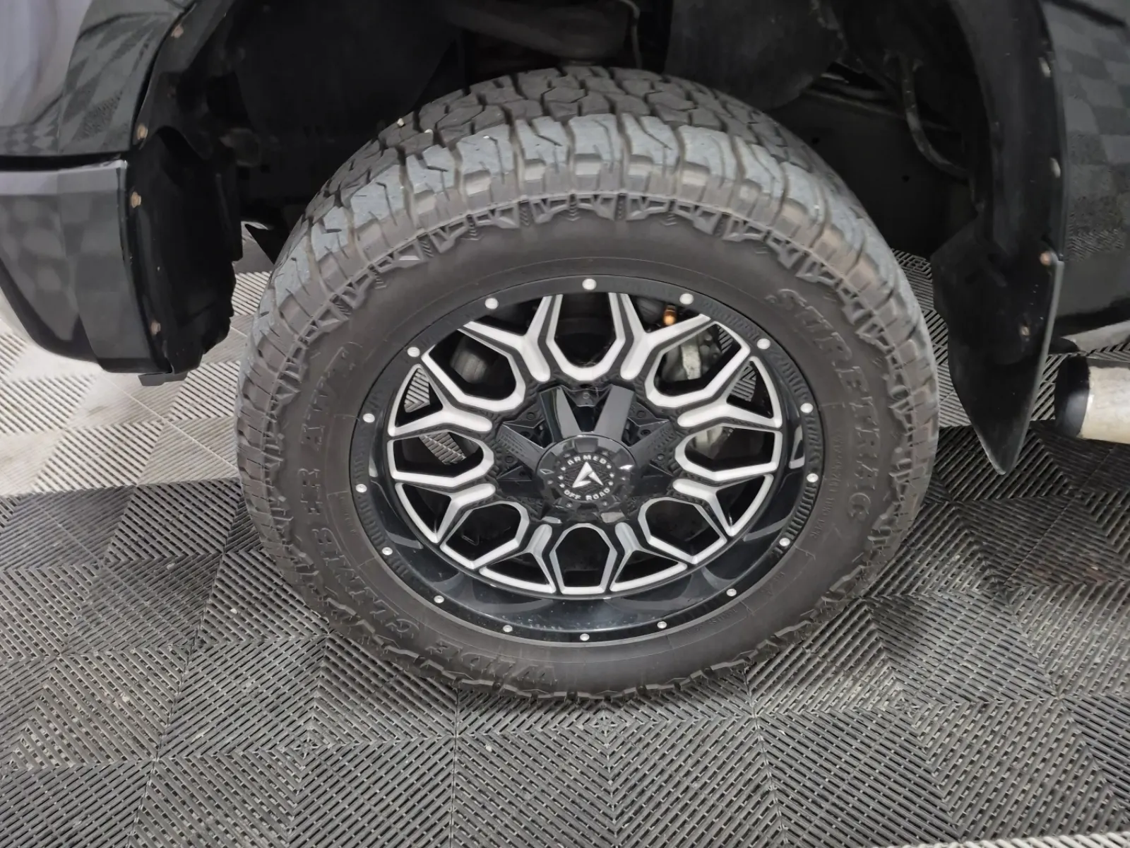 Front driver wheel/tire photo