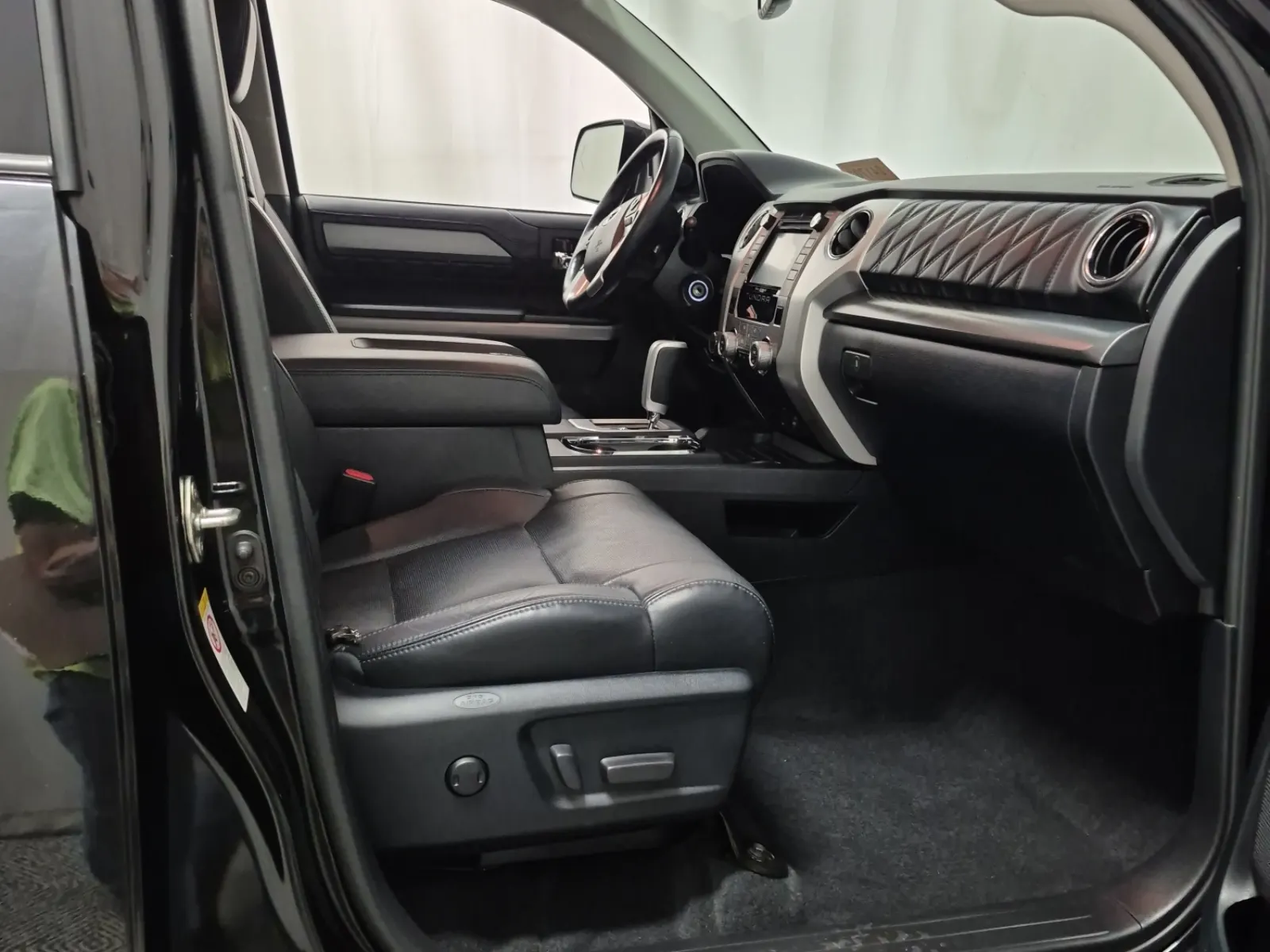 Right Side Interior Photo