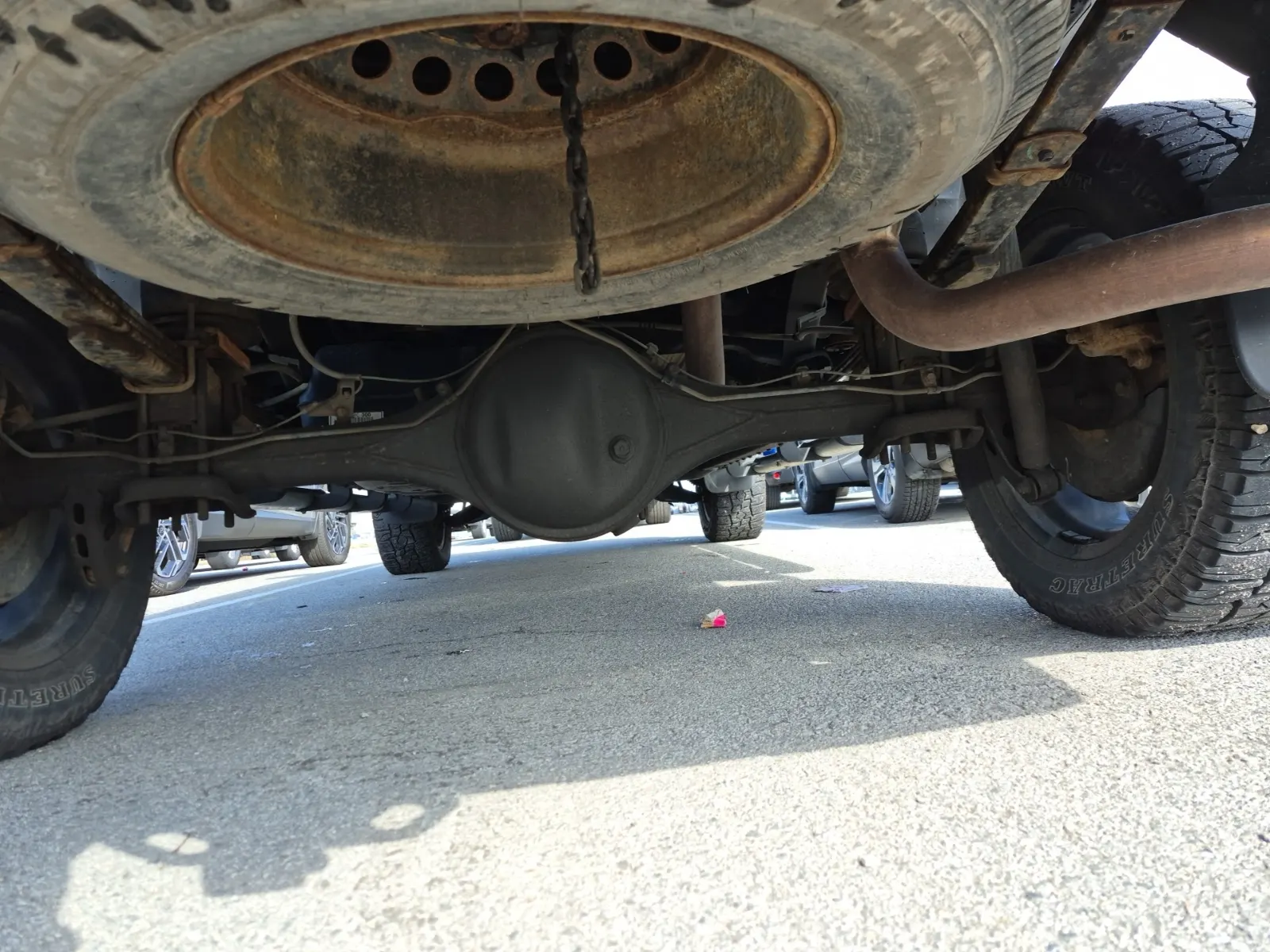Undercarriage - Rear Photo