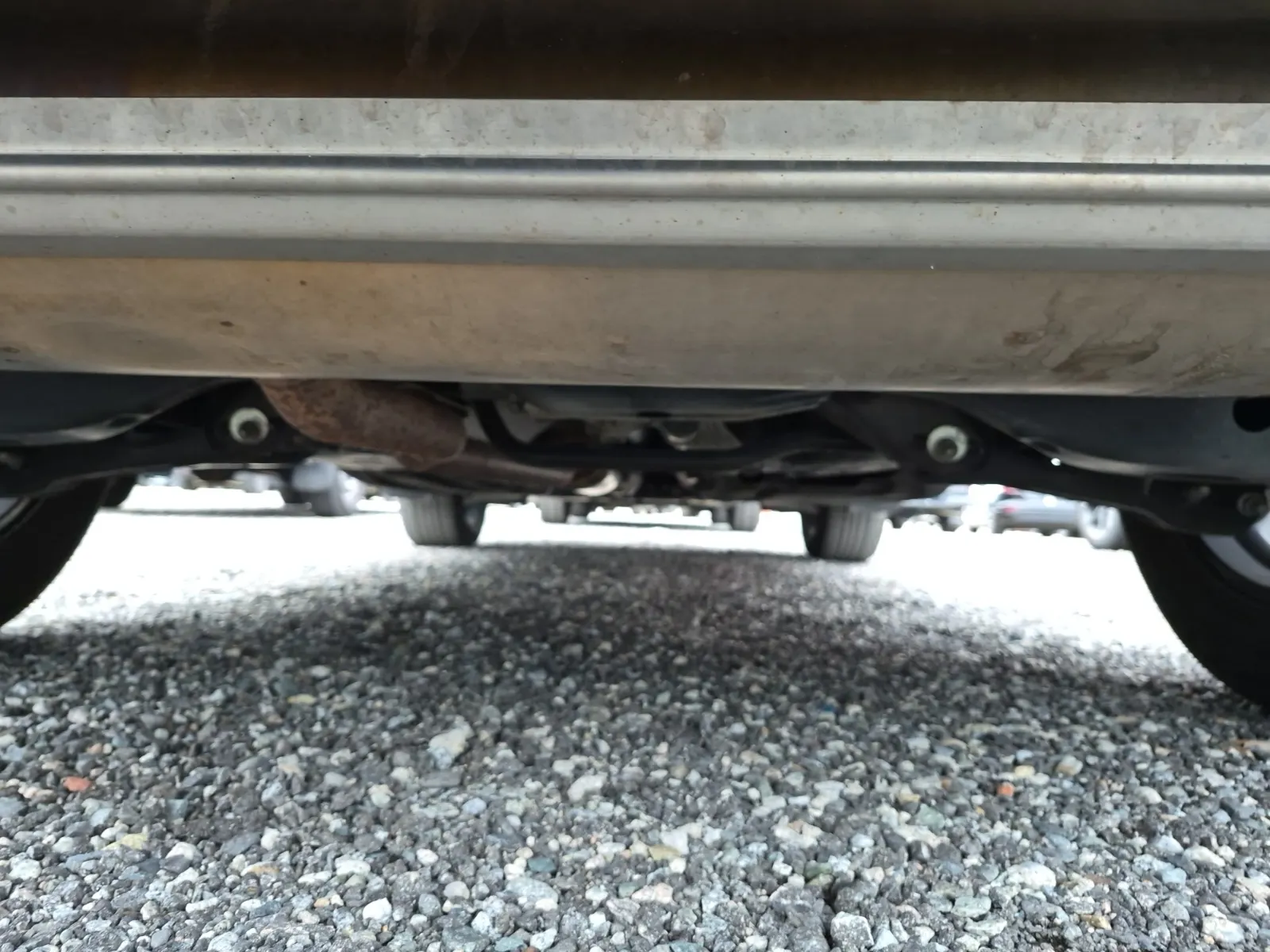 Undercarriage - Rear Photo
