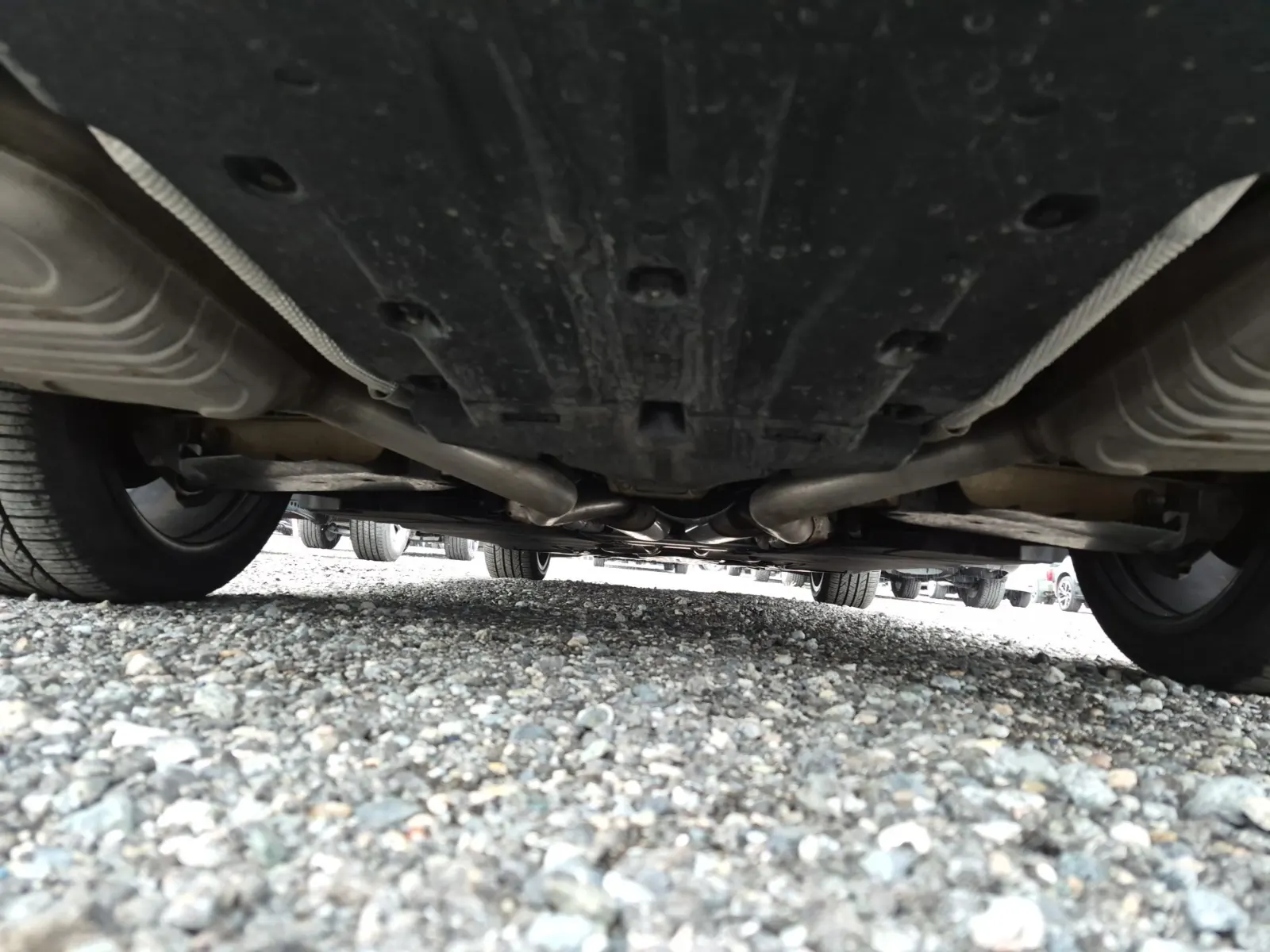 Undercarriage - Rear Photo