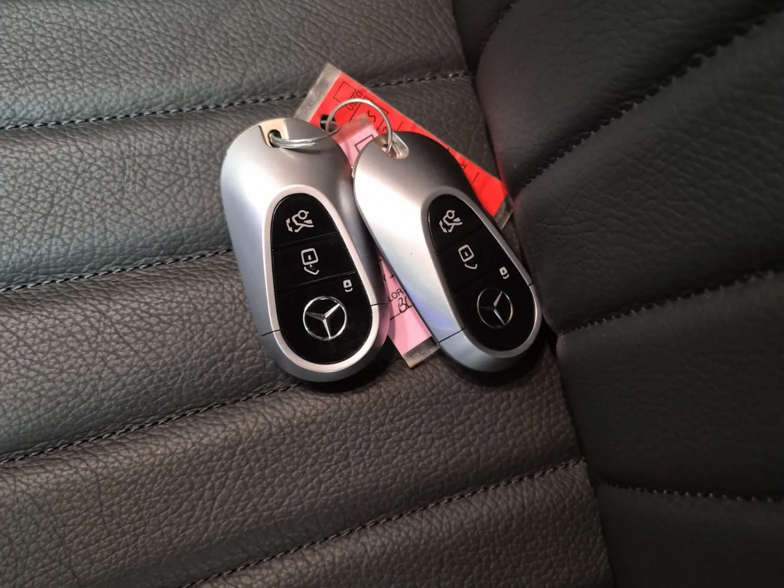 Keys/Fobs/Manual Photo