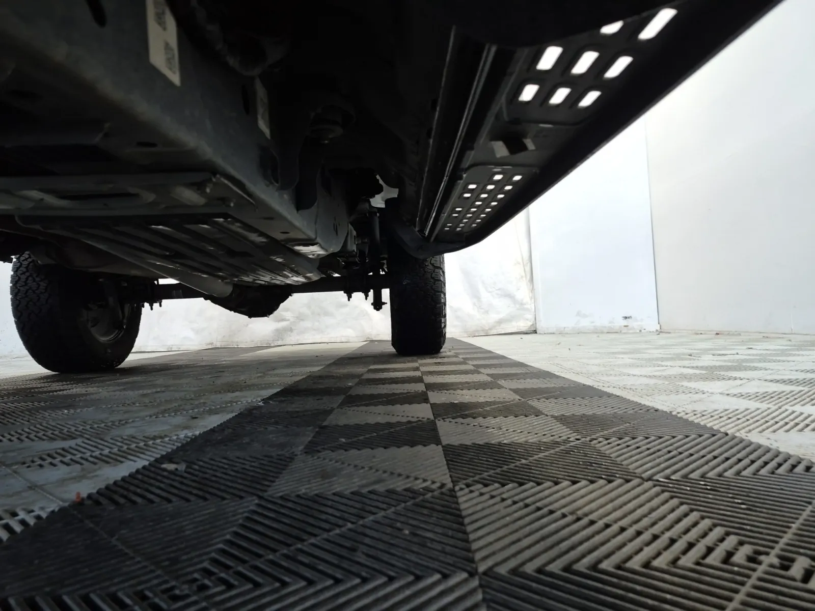 Undercarriage - Driver Photo