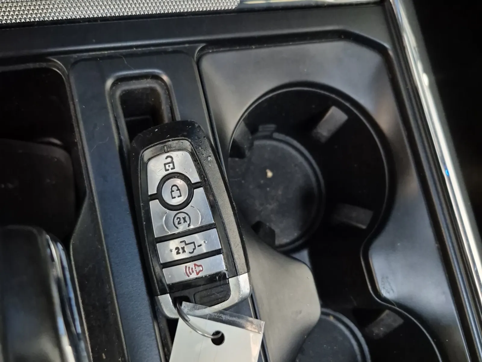 Keys/Fobs/Manual Photo