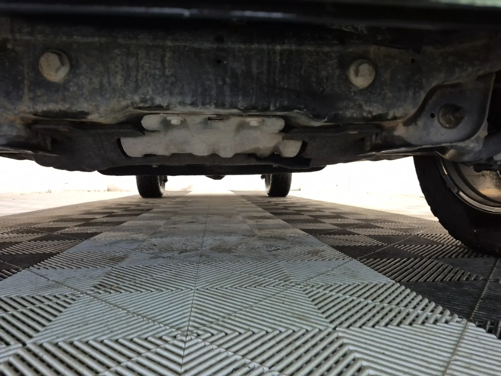 Undercarriage - Front Photo