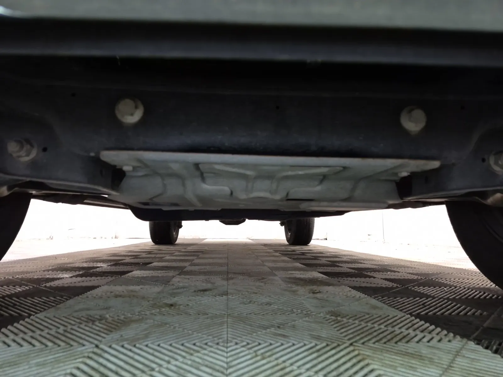 Undercarriage - Front Photo