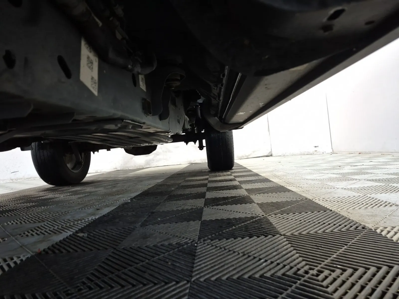 Undercarriage - Driver Photo