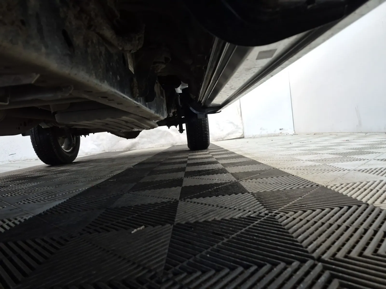 Undercarriage - Driver Photo