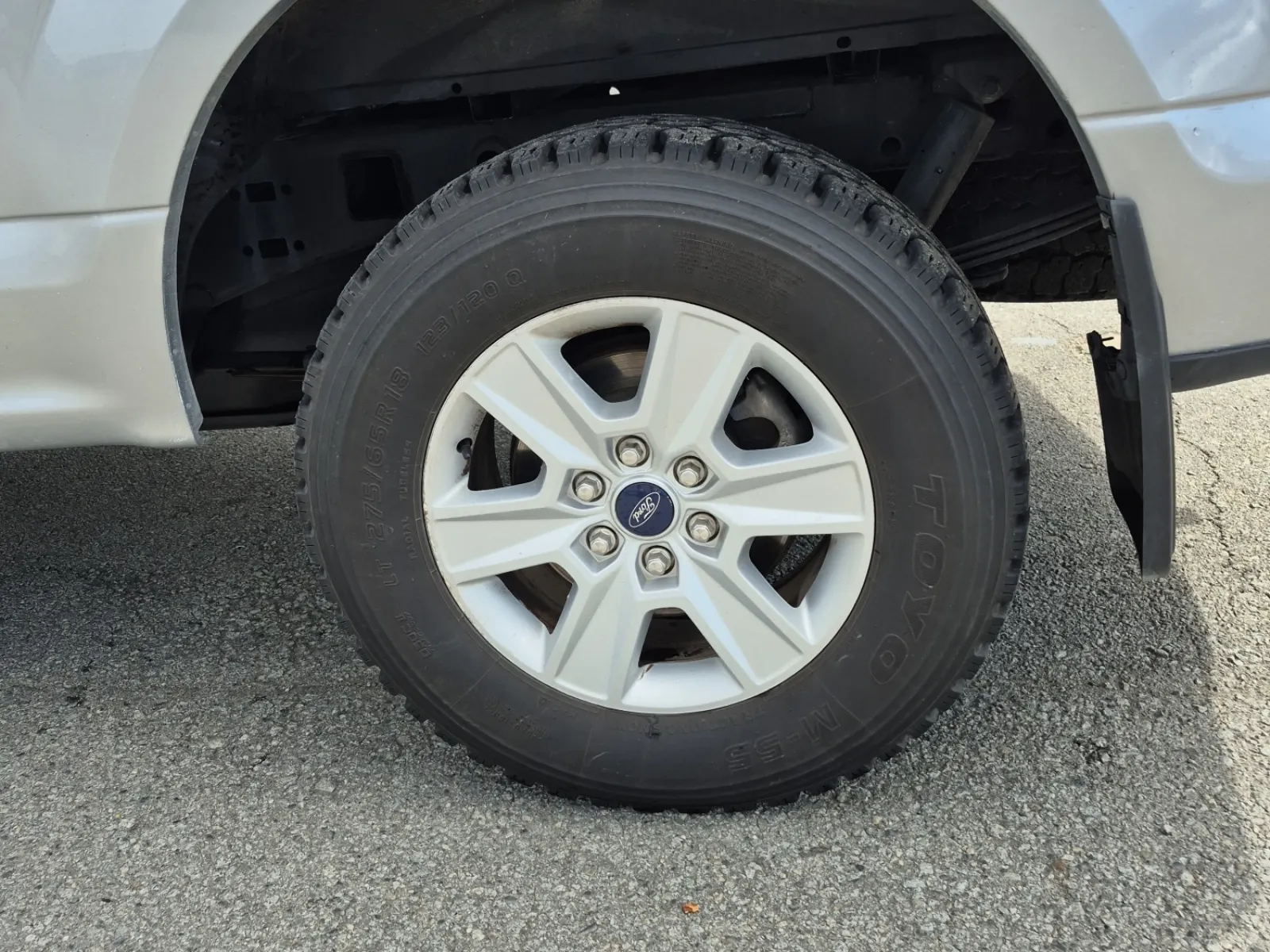 Left Rear Wheel/Tire Photo