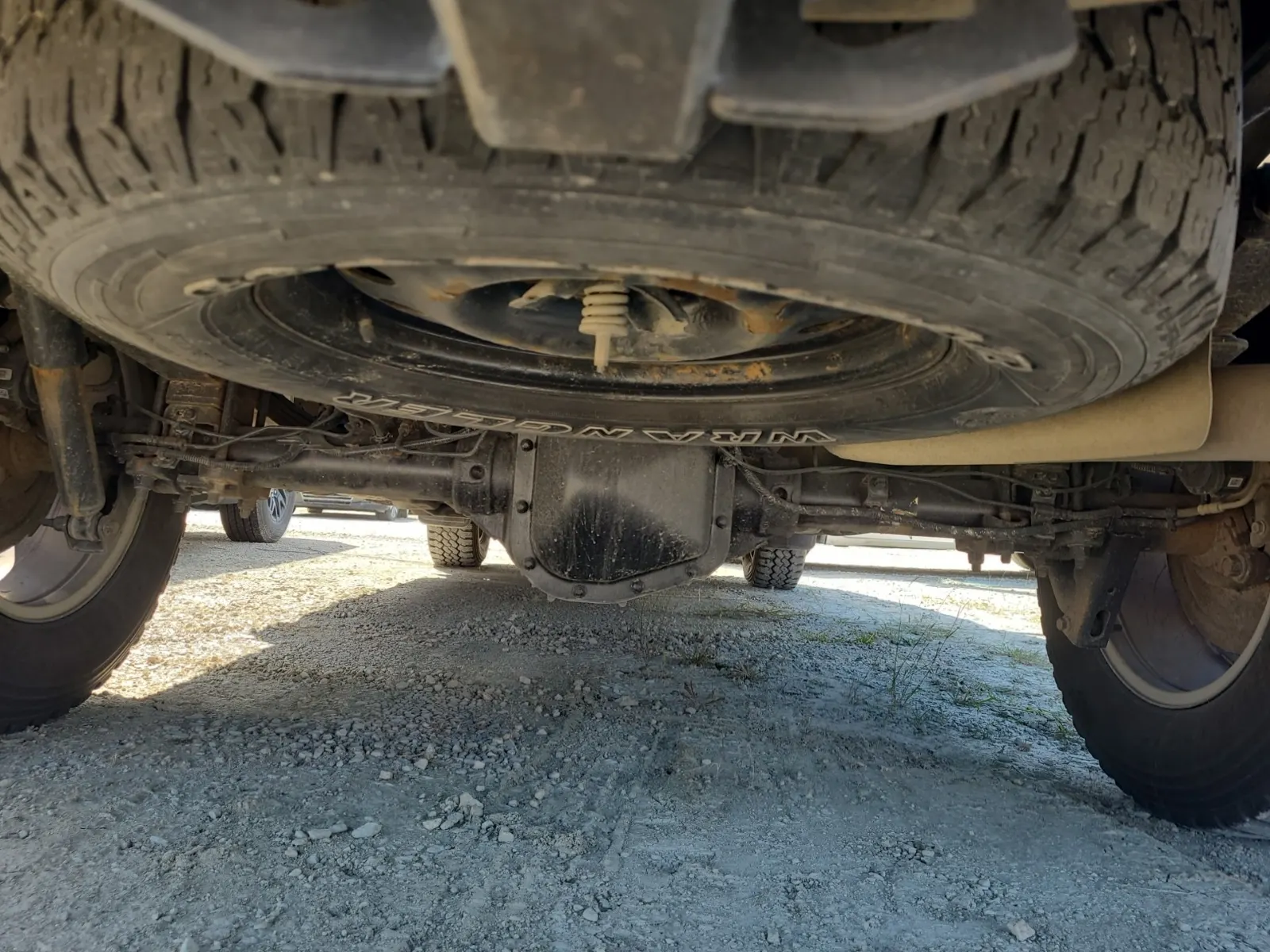 Undercarriage - Rear Photo