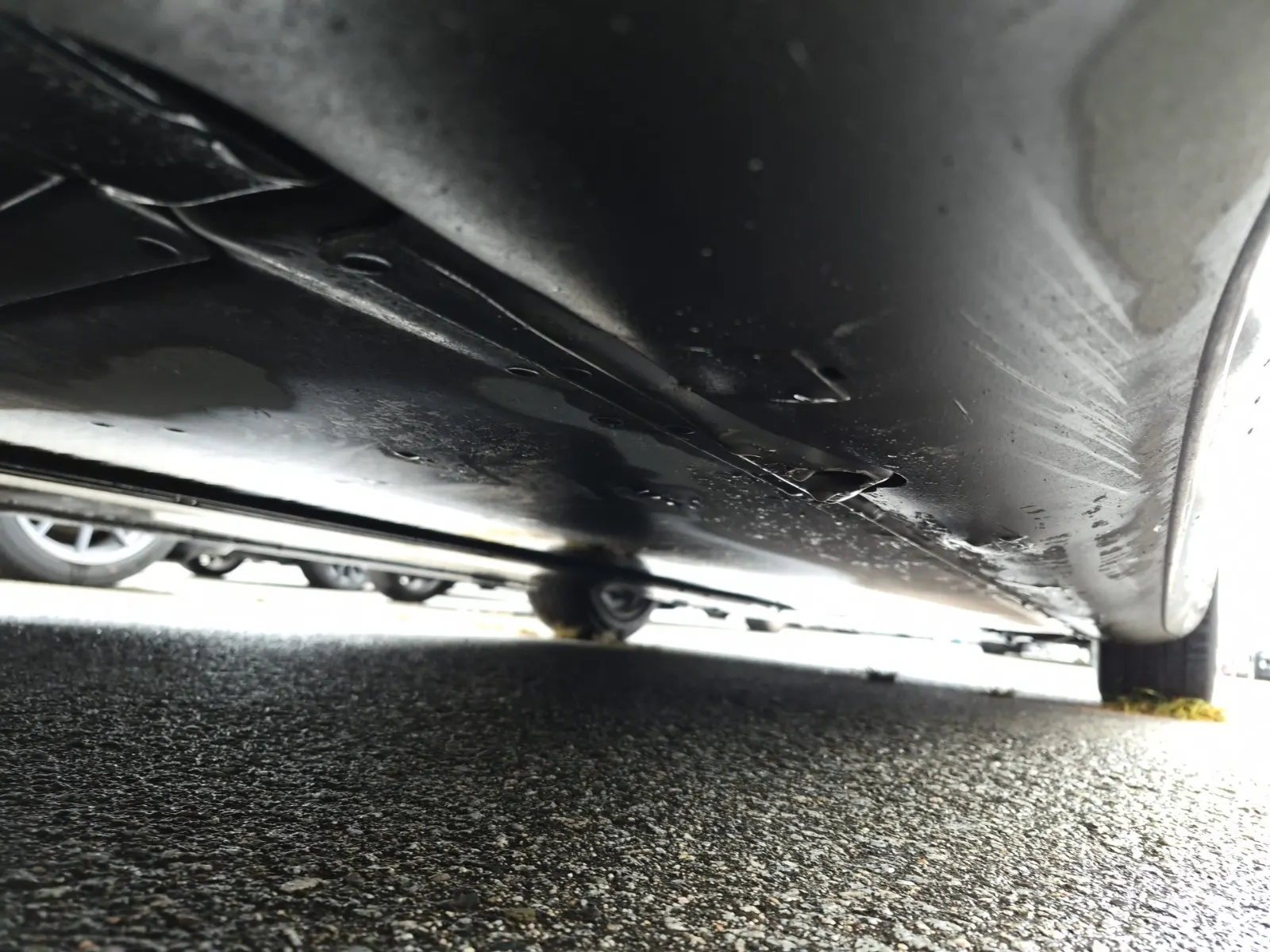 Undercarriage - Passenger Photo
